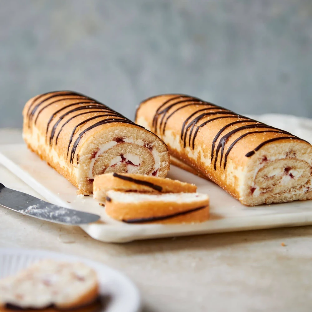 Dan Cake Strawberry Swiss Roll 200g